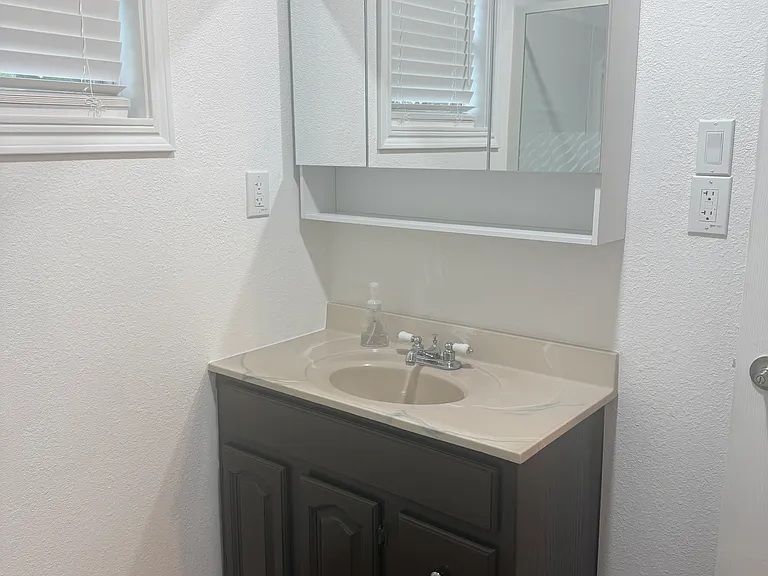 1531 Sterling Dr — Photo 10