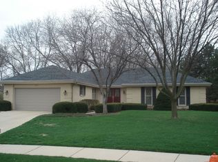 829 Appleby Ct, Naperville, IL 60540