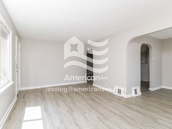 756293_004_living_room_13868166.jpg