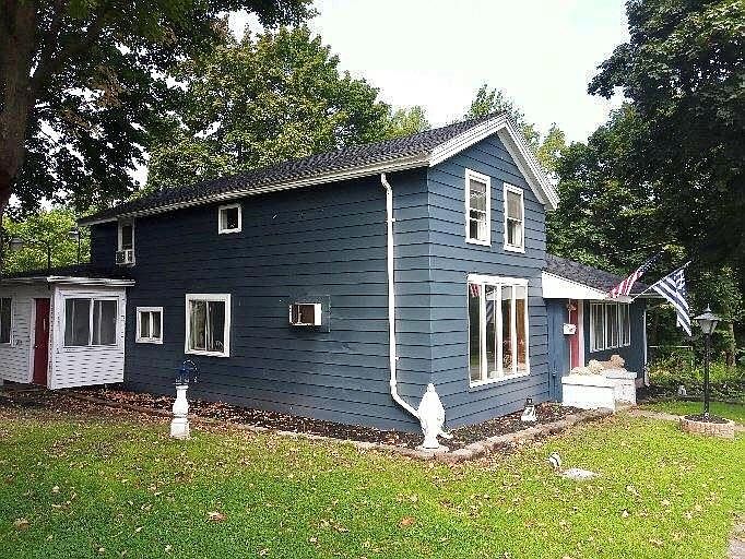 2nd image of 12053 Mill St