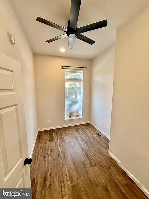 4 bed, 4.5 bath, 1964 sqft, $3,575 — Photo 3