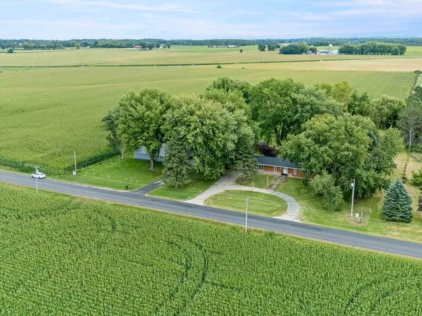 N6710 High Point Rd, Juneau, WI 53039