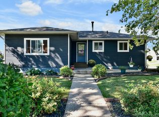 240 6th St SW, Plainview, MN 55964