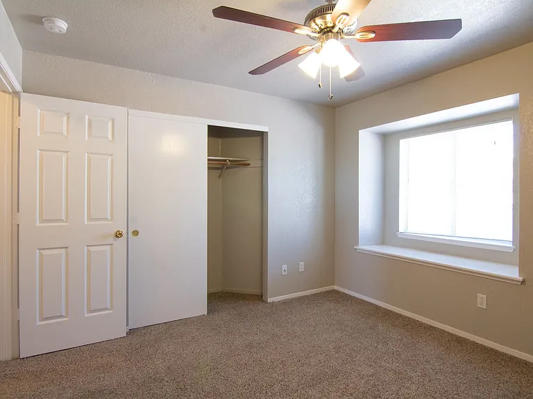 1134 Weatherby Ct — Photo 9
