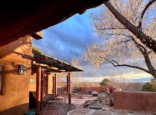 327 Magdalena Rd, Santa Fe, NM 87501