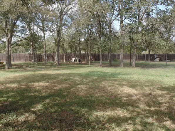 150 Mandy Ln, Red Rock, TX 78662
