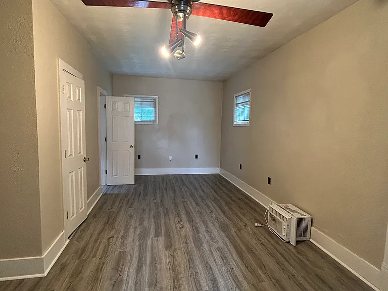424 N Eddy St — Photo 8