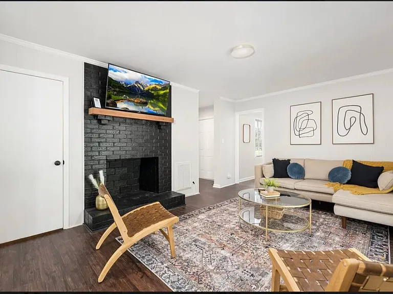3909 Woodbriar Trl — Photo 3