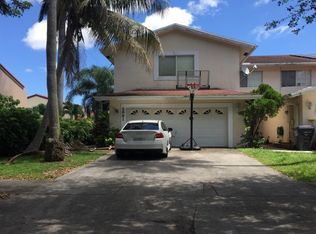 2881 N 38th Ave, Hollywood, FL 33021