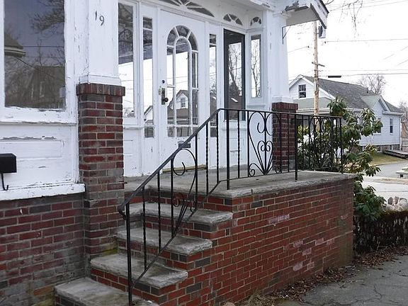4th image of 19 Abington Ave