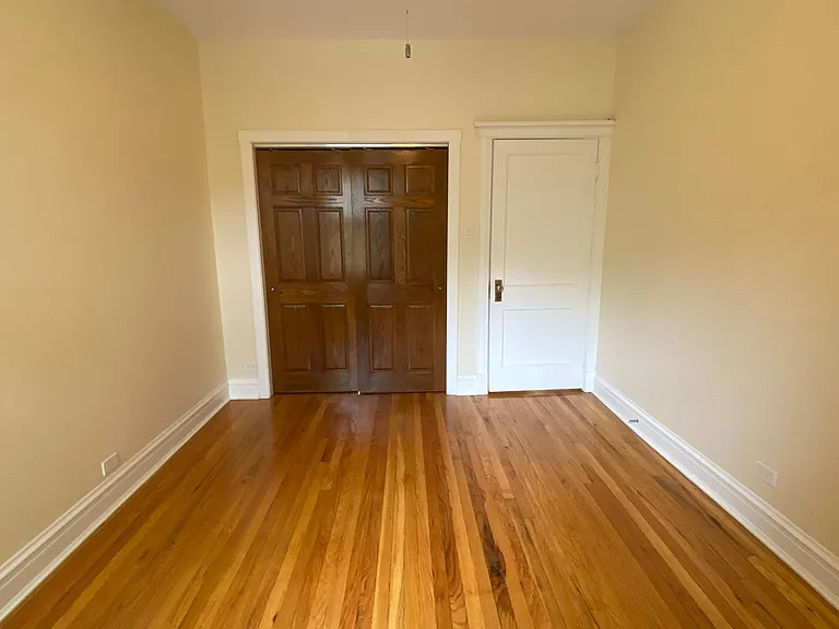 1403 W Winnemac Ave #1 — Photo 8