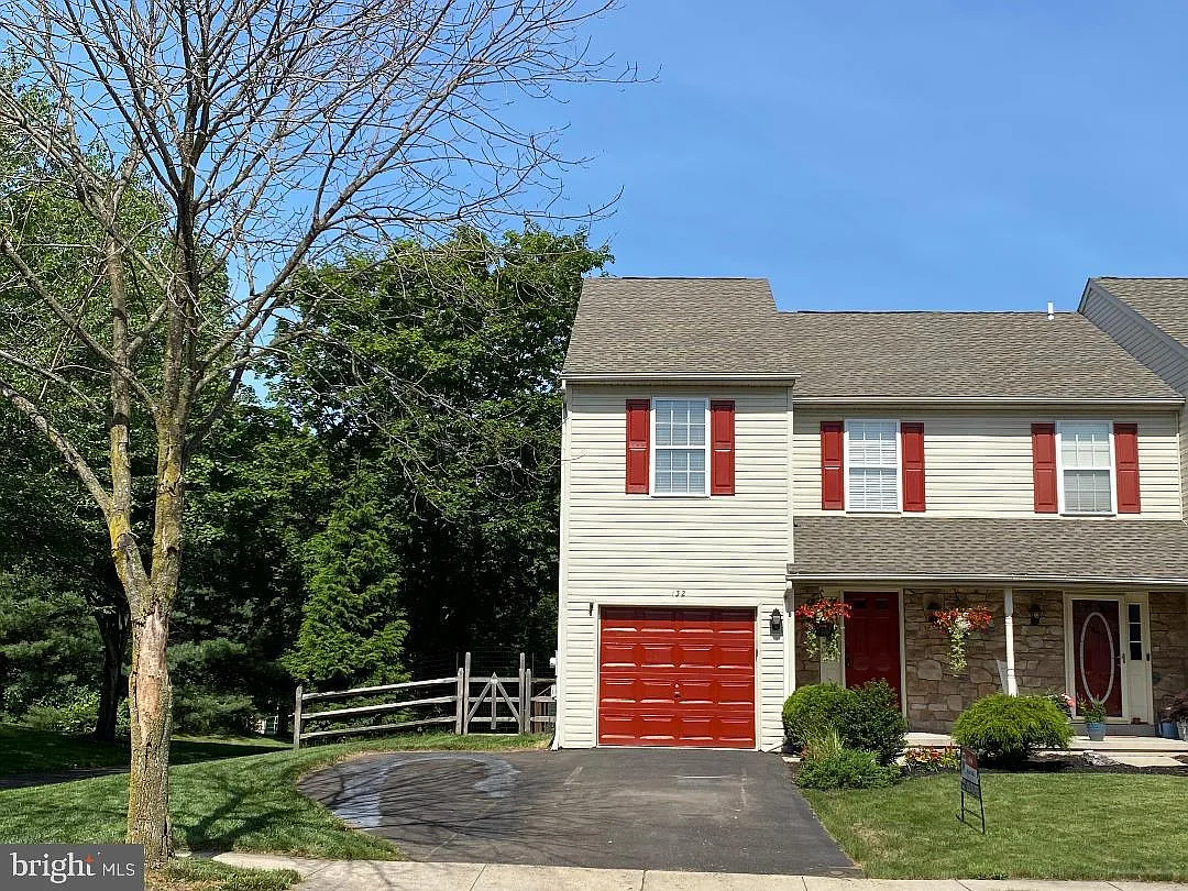 132 Sunnyside Ln photo 1