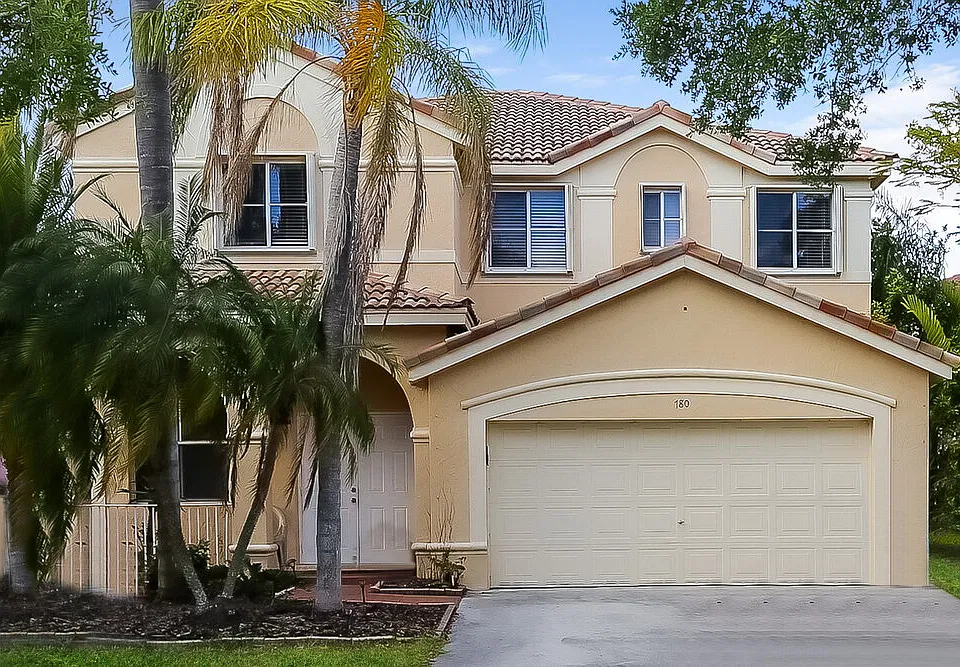 780 Tanglewood Cir