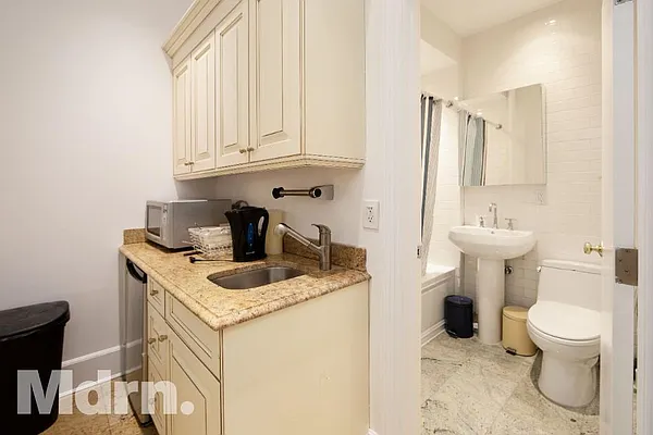 Rented by Mdrn Residential | media 11