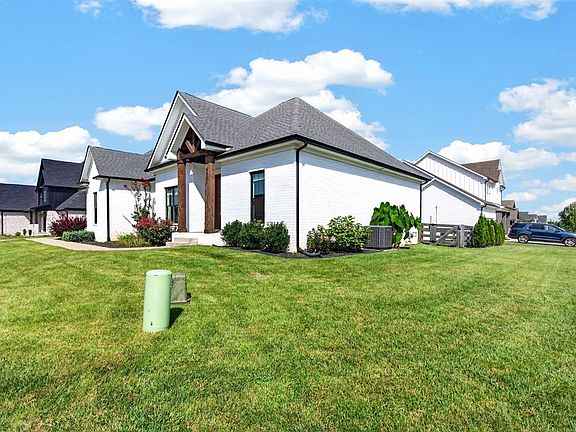 3rd image of 6551 Summer Shade Cir