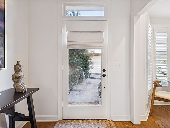 3rd image of 106 Forest Place Cir
