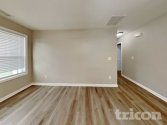 4th image of 209 Arbor Dr