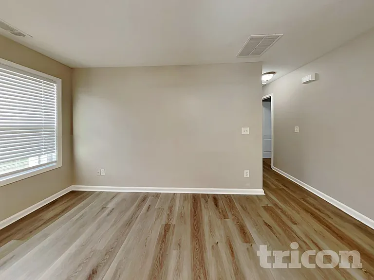 209 Arbor Dr — Photo 4
