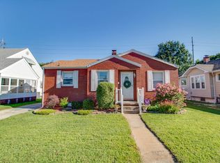 605 E Penning Ave, Wood River, IL 62095