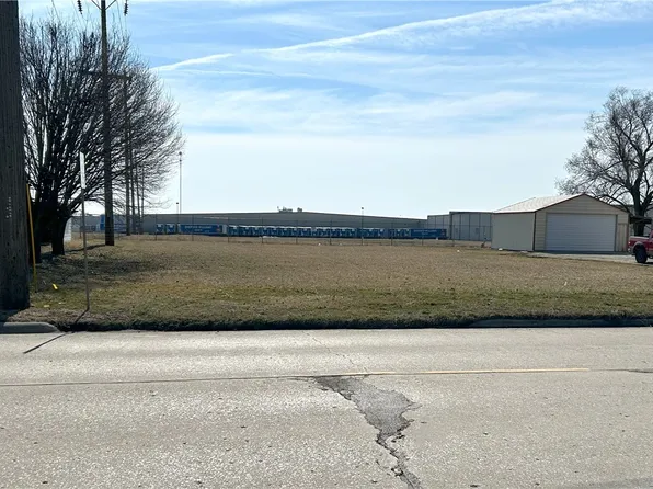 1308 W Wabash Ave, Effingham, IL 62401