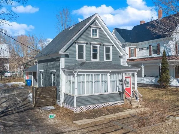 126 Broadway St, Woodstock, NB E7M 1C2