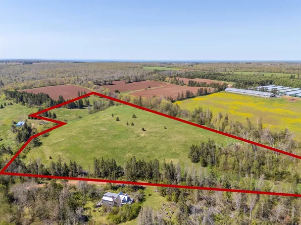 Monument Rd, Grenville Parish, PE C0A 1Y0