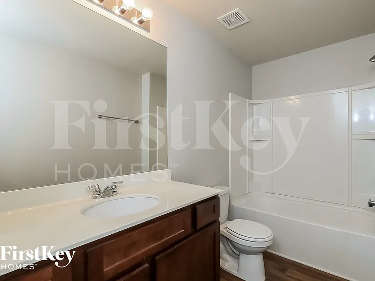144 Scotland Dr — Photo 17
