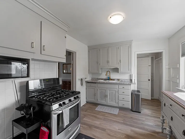 3547 Main St NE — Photo 6
