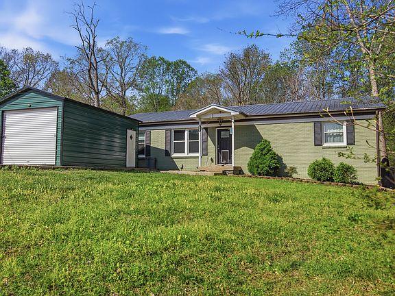2nd image of 1007 Pinewood Ct