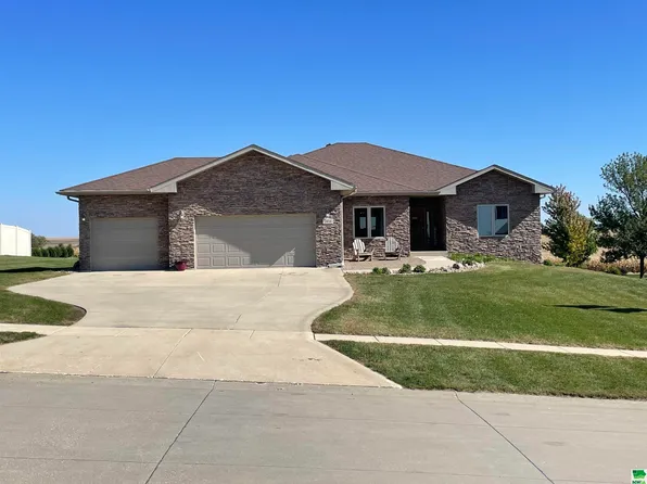 2458 5th Ave SE, Le Mars, IA 51031