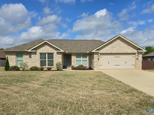 231 Cambridge Dr SE, Decatur, AL 35603