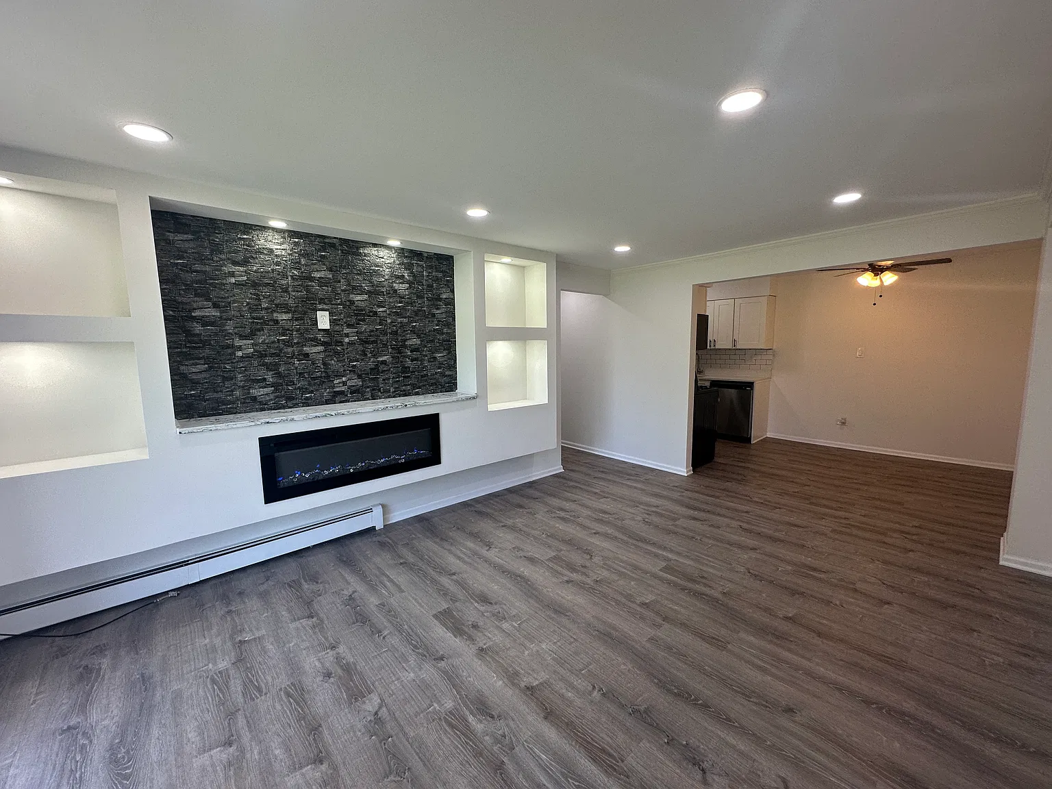 2 bed, 850 sqft, $2,000 — Photo 4
