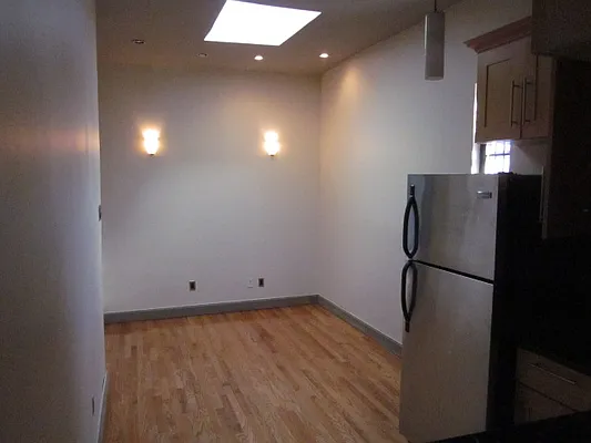 Rented by Full Time Management | media 15