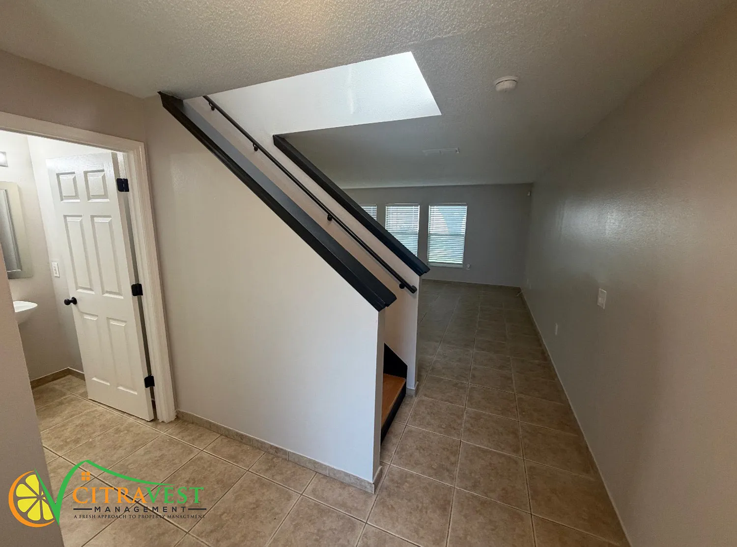 Davenport - 3 Bedroom Plus - 2 Story House Available Today! — Photo 2
