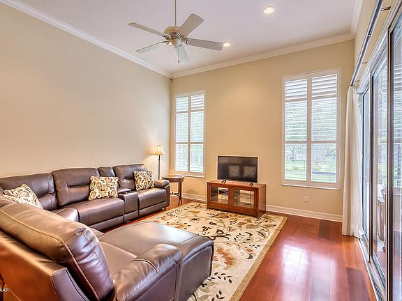 4th image of 29 Emerald Oaks Ln