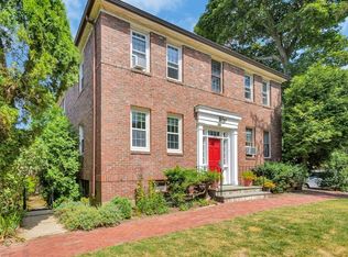 2 Garden Ct APT 2, Cambridge, MA 02138