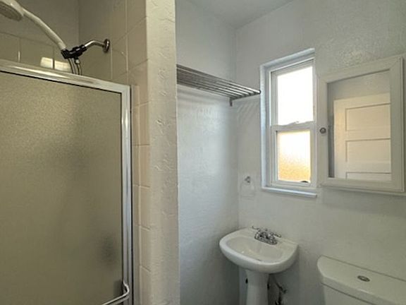 2nd image of 249 Duboce Ave APT 1