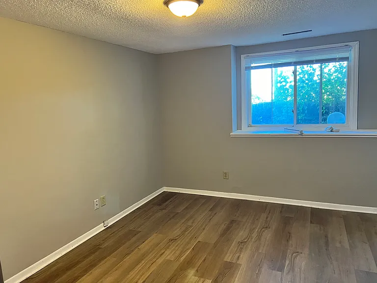 6832 Craig Ct — Photo 4