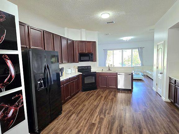 2nd image of 6419 Blue Leaf Lane