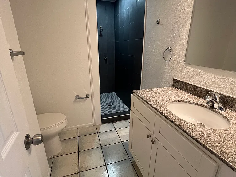 923 Royal Palm Dr — Photo 10