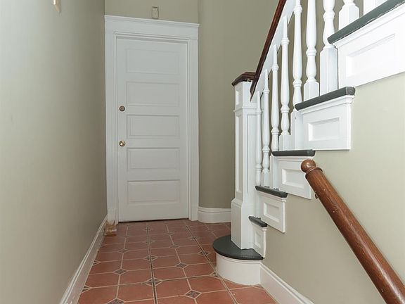 5th image of 1808 Walker St