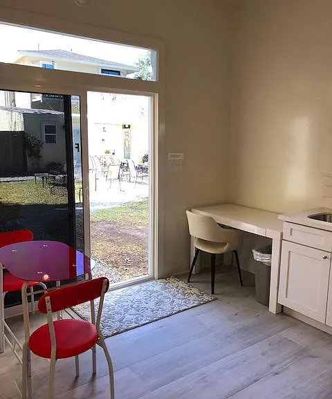 1019 Adams St #E — Photo 13