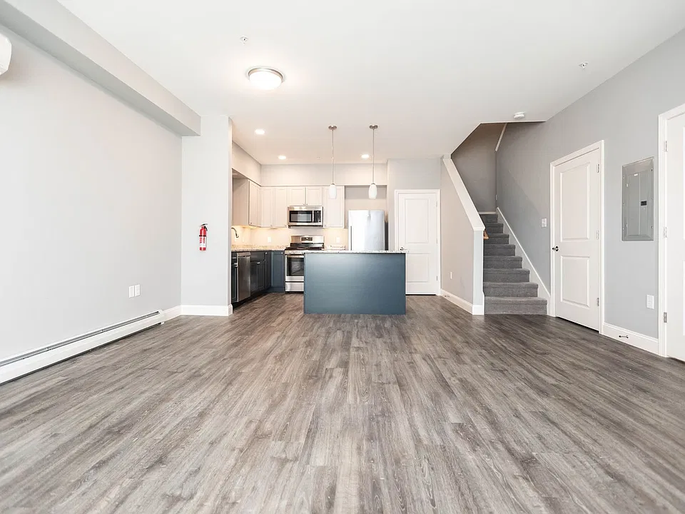 220 Stafford St