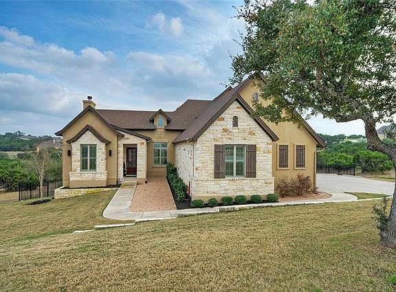 3rd image of 998 Bluff Woods Dr