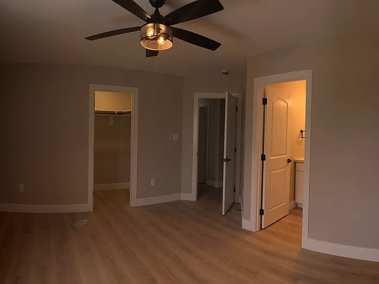 7042 SW Greenview Dr — Photo 2