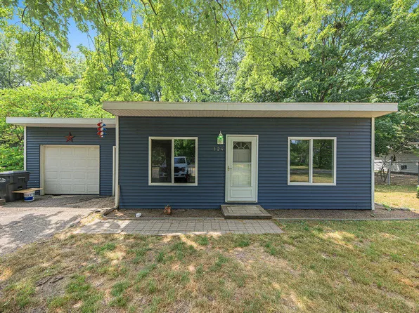 124 Kester St, Plainwell, MI 49080