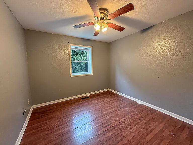 209 Wilkerson Ave — Photo 11