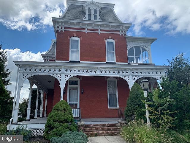1st image of 352 High St