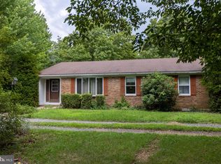 294 Bennett Ln, Berkeley Springs, WV 25411