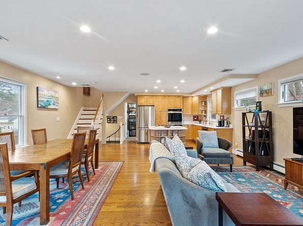 15 Crest Rd, Wayland, MA 01778